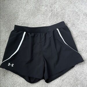 Under Armour Women's Loose Heatgear Black Shorts size S